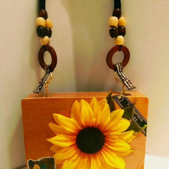 Suenos de Saundra Upcycled Collection, Jaime Garcia, Especial Cigar Box, Purse - Picture 11 of 11